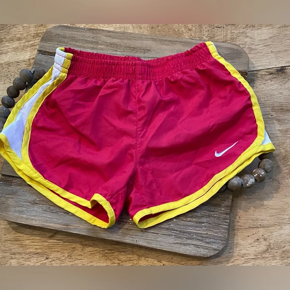 Nike‎ Dri Fit Girl’s Size 6X Hot Pink Athletic Shorts